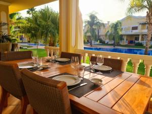 Homefield Gardens by HnM