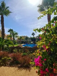 Homefield Gardens by HnM - Alvisquer