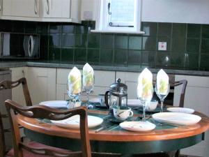 Beech Tree Cottage with free parking