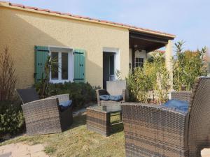 Maisons de vacances Beautiful holiday home in Gargas with private pool : photos des chambres