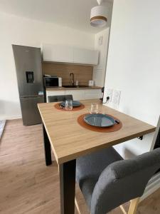 Appartements Superbe T2 proche de la Gare RER TGV Massy Palaiseau : photos des chambres