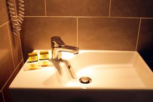 Hotels Hotel Edmond Rostand : photos des chambres