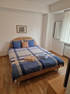Fabulous family apartment, Beverly Hills Mall area