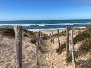 Maisons de vacances Maison de bourg a 5 minutes de Soulac Sur Mer : photos des chambres