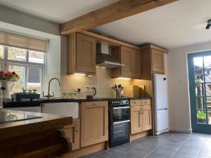 Alnwick Holiday House - Charming, Historic, Central Alnwick with Courtyard