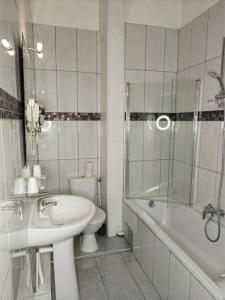 Hotels Les Lavandes : photos des chambres