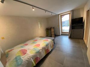 Dans hameau, près des pistes logement de plein pied au calme