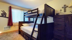 Mammoth Estates #140 condo