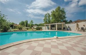 Maisons de vacances Stunning home in Saint-Vivien-de-Medoc with 4 Bedrooms and Outdoor swimming pool : photos des chambres