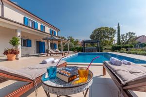 Villa Romansa Miljevci near Krka National Park 
