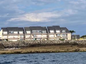 Appartements Sarzeau, St Jacques vue mer, les pieds dans l’eau : photos des chambres