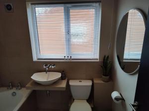 Wentworth Drive Contractor and family 3 bed Home Grantham with parking