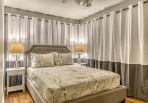 Huge Yard Family friendly Smart home Walk To Beach Dunes Hiking Trails