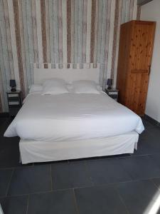 B&B / Chambres d'hotes Au Bord du chemin La Prade : Chambre Double