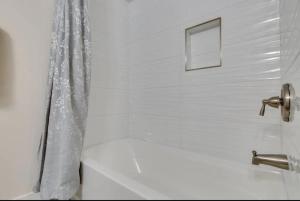 Modern Villa in Old Litchfield