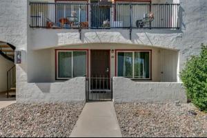 Modern Villa in Old Litchfield