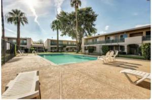 Modern Villa in Old Litchfield