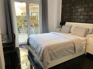 Beautiful Studio With Private Yard