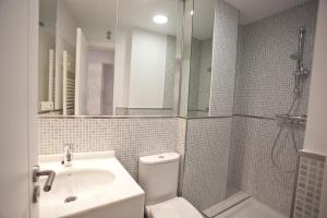 Galo Two-Bedroom Apartment room in Catedral Suites by Como en Casa