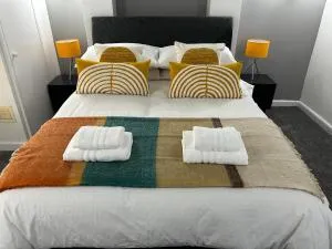 Airport Hideaway - Timperley