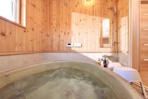 Crystal Besso Shirahama