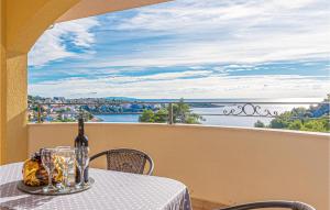 Lovely Apartment In Razanj