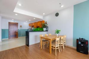 Căn Hộ 3 Phòng Ngủ (Three-Bedroom Apartment)