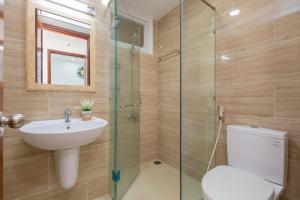 Căn Hộ 3 Phòng Ngủ (Three-Bedroom Apartment)