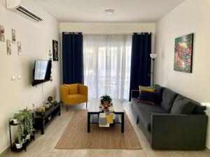 Spacious 1 Bedroom Apartment Near The Beach