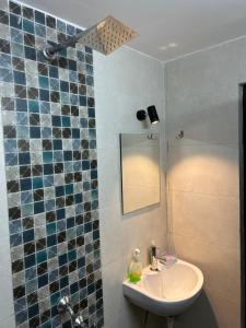 Teakwood Suite - Nokha House