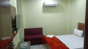 Shagun Banquet and Hotel - 占西