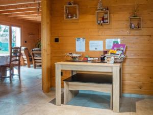Chalets Le Chalet au vieux vignoble avec espace Sauna et Jacuzzi : photos des chambres