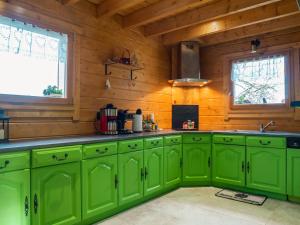 Chalets Le Chalet au vieux vignoble avec espace Sauna et Jacuzzi : photos des chambres