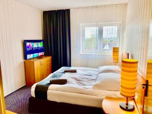 Słupsk forest PREMIUM HOTEL BUSINESS APARTAMENT M7 - Kaszubska street 18 - Wifi Netflix Smart TV50 - two bedrooms two extra large double beds - up to 6 people full - pleasure quality stay