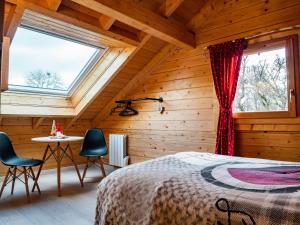 Chalets Le Chalet au vieux vignoble avec espace Sauna et Jacuzzi : photos des chambres