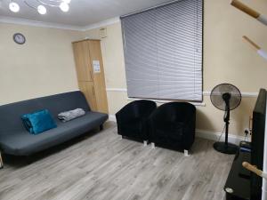 Entire 2 Bedroom HomeFlat In London, Central Line