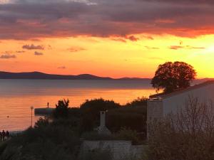 Apartment Luce Marina - 3hvězdičkové hotely ve městě Petrcane