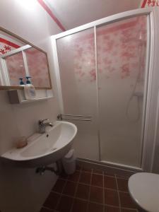 Comfort Dreibettzimmer mit Dusche