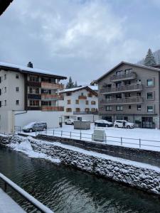TOP LOCATION - Klosters center - 130m distance to ski lift Parsenn Gotschnabahn and railway station Klosters Platz - direct connection to Davos