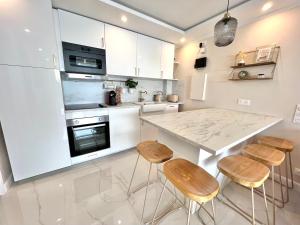 Appartements Luxueux appartement - vue mer - piscine - free parking - Monaco : photos des chambres