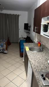 studio avec piscine et wifi à cabonegro