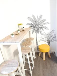 Appartements charmant studio Beauvais proche centre, gare , et aeroport. : photos des chambres