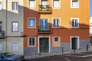 WHome Lisbons Best Kept Secret: 2-Bed wAC & Patio