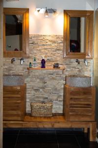 B&B / Chambres d'hotes LA CAVERIE DE PEYROUX A ORTHEVIELLE (40300) : Chambre Double