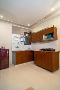 The Lodgers 2 BHK Serviced Apartment infront of Artemis Hospital Gurgaon