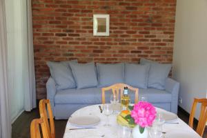 Villa Loebel - Exceptional two bedroom apartment with balcony and verandah