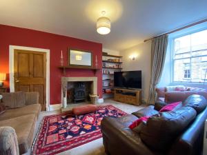 Alnwick Holiday House - Charming, Historic, Central Alnwick with Courtyard