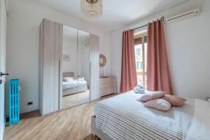 Colosseo Roma colors