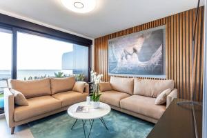 Sea view stylish apartment