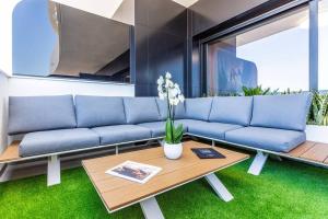 Sea view stylish apartment